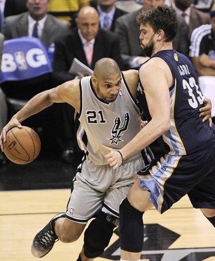  灰熊新秀爆发横扫马刺主场  