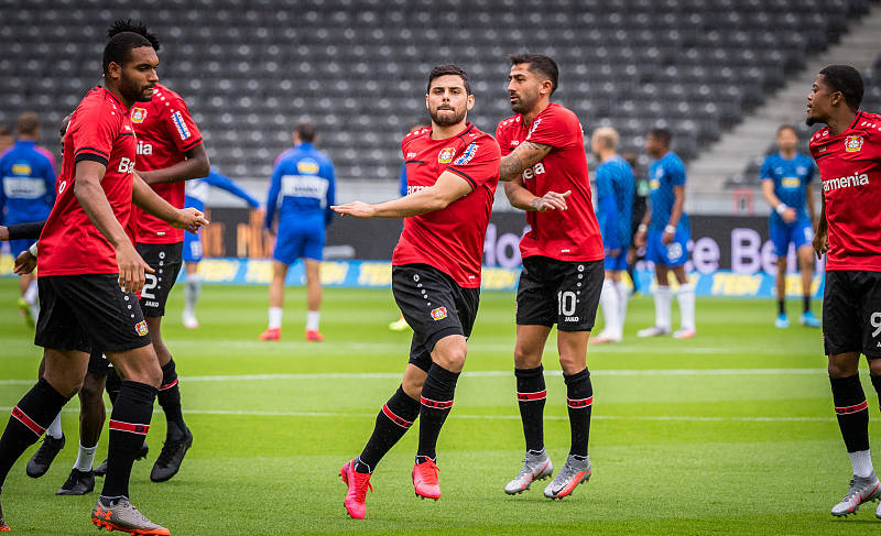  英超收官日悬念迭起 四队同分竞逐欧战席位