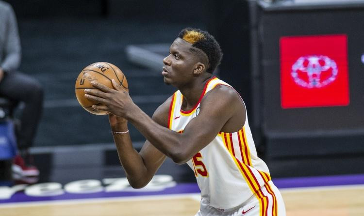  特雷杨末节独得十七分，老鹰逆转活塞重拾连胜步伐