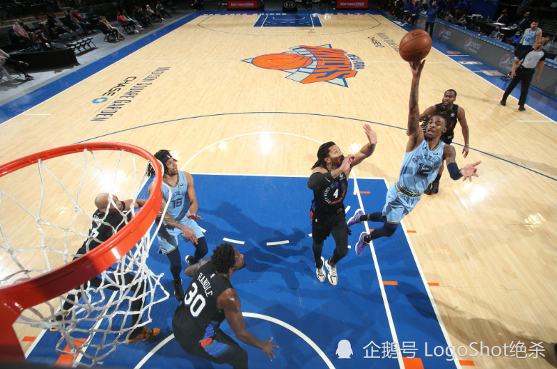  比勒菲尔德逆境爆发展韧性，连追三球完成逆转