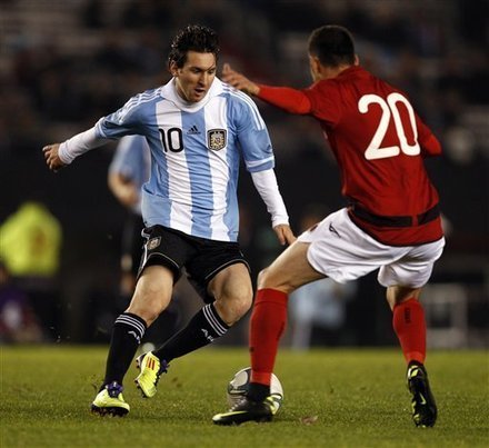  里昂锋线全面开花，大胜对手攀升排名